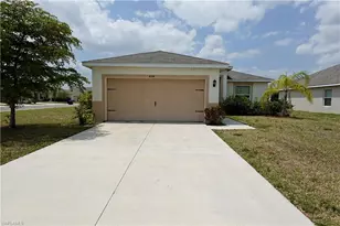 8350 Tortoise Isle Ct, Lehigh Acres, FL 33972 - Photo 2
