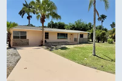 61 Glenmont Dr W, North Fort Myers, FL 33917 - Photo 2
