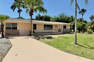 61 Glenmont Dr W, North Fort Myers, FL 33917 - Photo 2