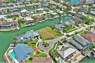 225 Geranium Ct, Marco Island, FL 34145 - Photo 4