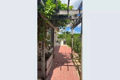 801 99th Ave N, Naples, FL 34108 - Photo 18