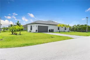 212 SW 19th Terrace, Cape Coral, FL 33991 - Photo 18