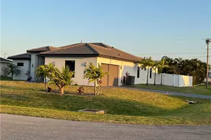 212 SW 19th Terrace, Cape Coral, FL 33991 - Photo 4