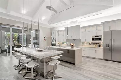 555 Mooring Line Dr, Naples, FL 34102 - Photo 8