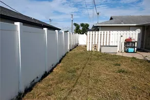 1614 NE 12th St, Cape Coral, FL 33909 - Photo 32