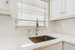 180 Turtle Lake Ct, Naples, FL 34105 - Photo 8