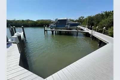 400 Bay Club Dr, Naples, FL 34110 - Photo 2