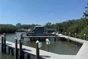 400 Bay Club Dr, Naples, FL 34110 - Photo 6