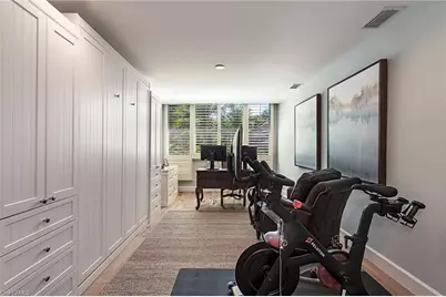 805 Pine Village Ln, Naples, FL 34108 - Photo 14