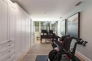 805 Pine Village Ln, Naples, FL 34108 - Photo 14