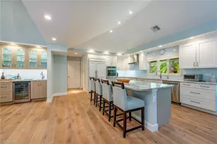 805 Pine Village Ln, Naples, FL 34108 - Photo 6