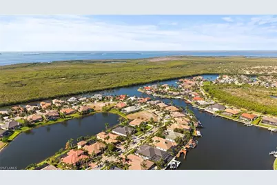 1922 Harbour Cir, Cape Coral, FL 33914 - Photo 8