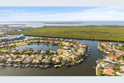 1922 Harbour Cir, Cape Coral, FL 33914 - Photo 6