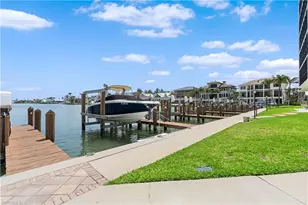 10420 Gulf Shore Dr, Naples, FL 34108 - Photo 16
