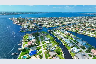 5330 Nautilus Dr, Cape Coral, FL 33904 - Photo 1