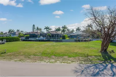 475 Barcelona Ct, Marco Island, FL 34145 - Photo 8