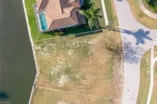 475 Barcelona Ct, Marco Island, FL 34145 - Photo 4