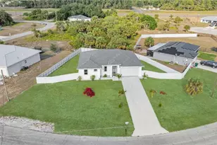 1049 Canoe Ct, Labelle, FL 33935 - Photo 1