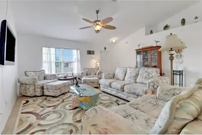 622 NE 12th St, Cape Coral, FL 33909 - Photo 12