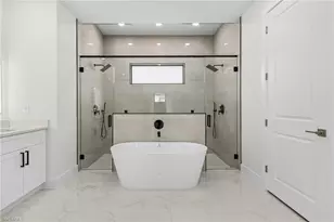 806 Santa Barbara Blvd, Cape Coral, FL 33991 - Photo 16