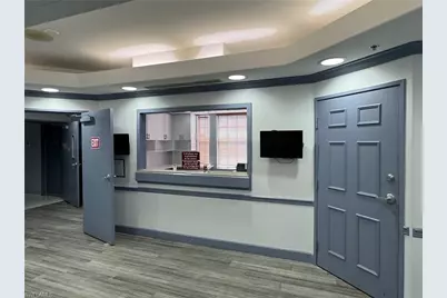 130 Tamiami Trl N #210, Naples, FL 34102 - Photo 2