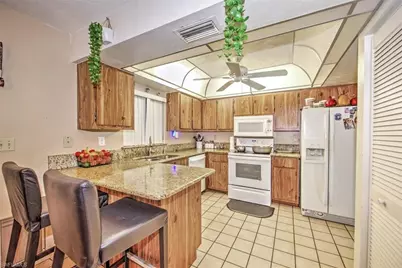3060 NE Beechwood Cir, Labelle, FL 33935 - Photo 6