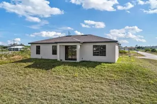 2614 71st St W, Lehigh Acres, FL 33971 - Photo 2