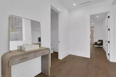 201 8th St S #208, Naples, FL 34102 - Photo 2