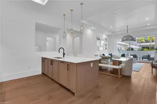 201 8th St S, Naples, FL 34102 - Photo 14