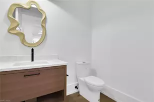 201 8th St S, Naples, FL 34102 - Photo 4