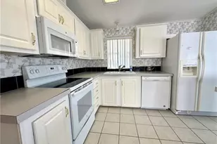 4551 Mayflower Way E, Estero, FL 33928 - Photo 10