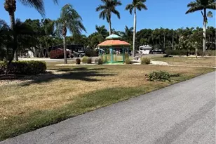 10130 Shadowood Ct, Fort Myers, FL 33905 - Photo 20