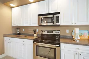 1725 SE 10th Pl, Cape Coral, FL 33990 - Photo 18