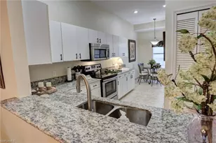 130 Amblewood Ln, Naples, FL 34105 - Photo 10