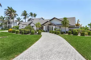 2803 SE 22nd Pl, Cape Coral, FL 33904 - Photo 2