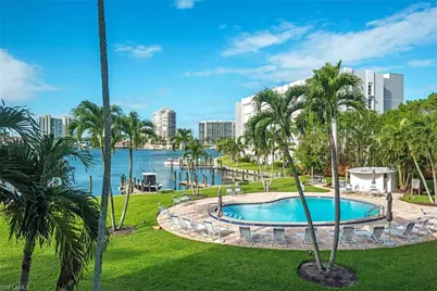 400 Park Shore Dr #304, Naples, FL 34103 - Photo 18