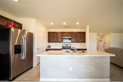 152 SE 27th Ter, Cape Coral, FL 33904 - Photo 6