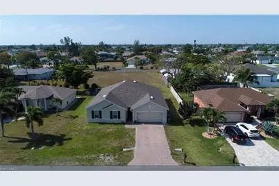 152 SE 27th Ter, Cape Coral, FL 33904 - Photo 24