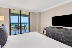 10851 Gulf Shore Dr, Naples, FL 34108 - Photo 22