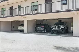 805 River Point Dr, Naples, FL 34102 - Photo 10