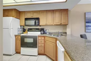 600 Neapolitan Way, Naples, FL 34103 - Photo 18