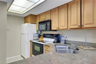 600 Neapolitan Way, Naples, FL 34103 - Photo 20