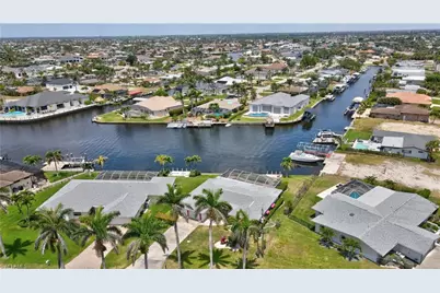 149 Bayshore Dr, Cape Coral, FL 33904 - Photo 42
