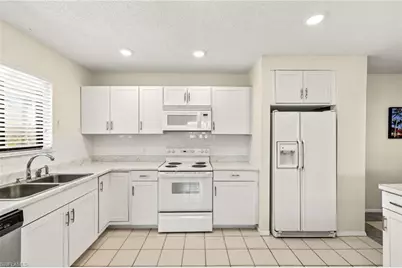 7136 Blanquilla Ct, Fort Myers, FL 33908 - Photo 4