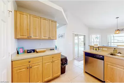 923 SW 28th Ter, Cape Coral, FL 33914 - Photo 16