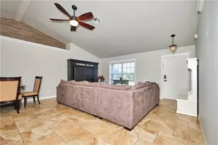 1826 NE 17th Pl, Cape Coral, FL 33909 - Photo 4