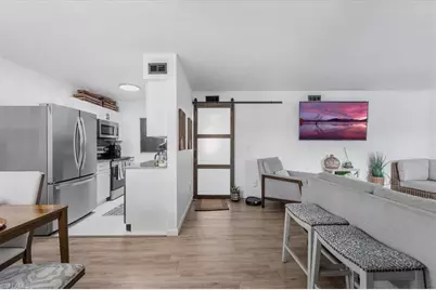 4623 Bayshore Dr #C2, Naples, FL 34112 - Photo 6