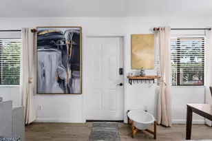 4623 Bayshore Dr, Naples, FL 34112 - Photo 4