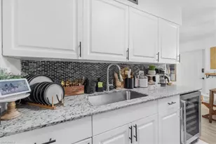 4623 Bayshore Dr, Naples, FL 34112 - Photo 14