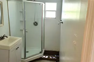 268 Shoreland Dr, Fort Myers, FL 33905 - Photo 4